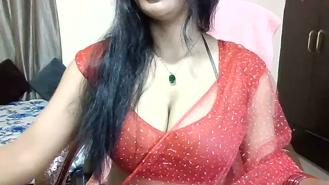 Snapshot of Queenhimanshi chatting on 06/17/26, 04:50 Queenhimanshi online show from 06/17/26, 04:50