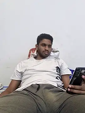 Snapshot of mykecockslong chatting on 02/15/25, 04:45 mykecockslong online show from 02/15/25, 04:45