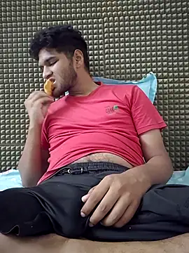 Snapshot of mykecockslong chatting on 10/22/25, 09:42 mykecockslong online show from 10/22/25, 09:42