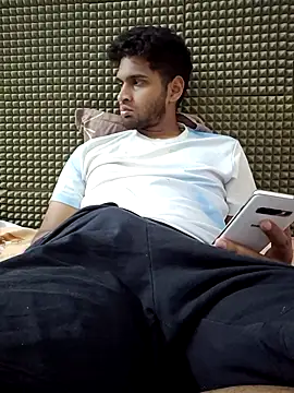 Snapshot of mykecockslong chatting on 10/19/25, 11:24 mykecockslong online show from 10/19/25, 11:24