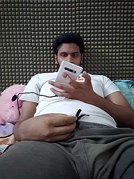 Snapshot of mykecockslong chatting on 12/01/25, 10:05 mykecockslong online show from 12/01/25, 10:05