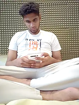 Snapshot of mykecockslong chatting on 10/02/25, 04:32 mykecockslong online show from 10/02/25, 04:32