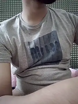 Snapshot of mykecockslong chatting on 12/15/25, 05:52 mykecockslong online show from 12/15/25, 05:52