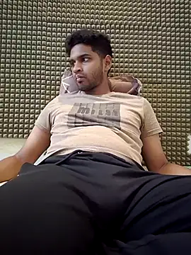 Snapshot of mykecockslong chatting on 10/05/25, 10:28 mykecockslong online show from 10/05/25, 10:28