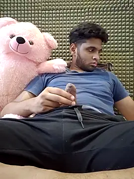 Snapshot of mykecockslong chatting on 10/14/25, 10:05 mykecockslong online show from 10/14/25, 10:05