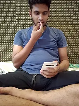 Snapshot of mykecockslong chatting on 10/15/25, 09:06 mykecockslong online show from 10/15/25, 09:06