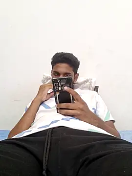 Snapshot of mykecockslong chatting on 02/18/25, 10:27 mykecockslong online show from 02/18/25, 10:27