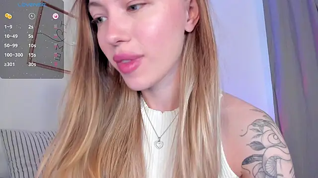 Snapshot of damn_cutie chatting on 06/04/26, 01:27 damn cutie online show from 06/04/26, 01:27