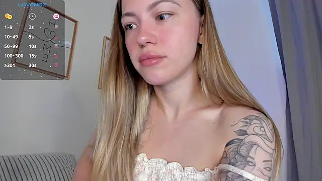 Snapshot of damn_cutie chatting on 07/09/26, 02:49 damn cutie online show from 07/09/26, 02:49