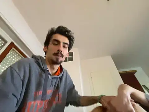 Snapshot of LamponaeFoglia3 chatting on 01/12/25, 12:23 LamponaeFoglia3 online show from 01/12/25, 12:23