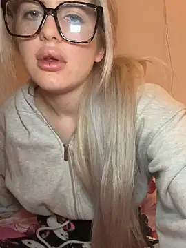 Holly-Glamour online show from 02/07/26, 04:15