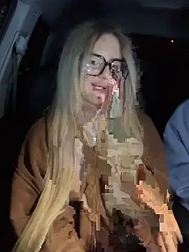 Holly-Glamour online show from 04/01/26, 12:57