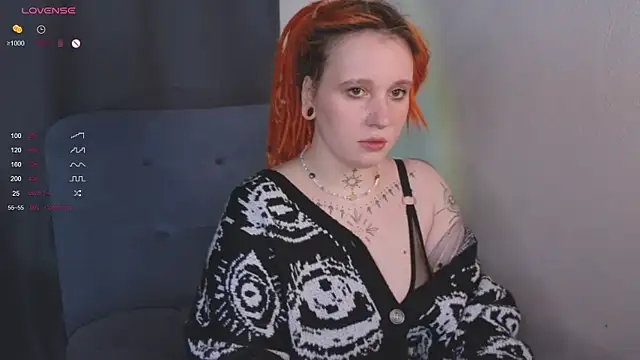 Snapshot of The_Full_Red_Moon chatting on 09/21/25, 12:21 The Full Red Moon online show from 09/21/25, 12:21