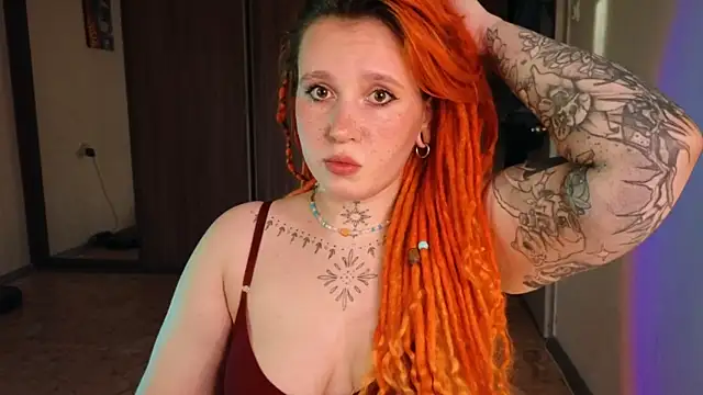 Snapshot of The_Full_Red_Moon chatting on 10/05/25, 12:07 The Full Red Moon online show from 10/05/25, 12:07