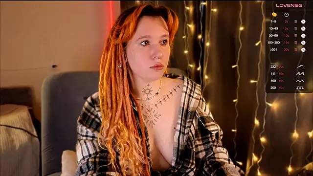 Snapshot of The_Full_Red_Moon chatting on 11/30/25, 09:32 The Full Red Moon online show from 11/30/25, 09:32