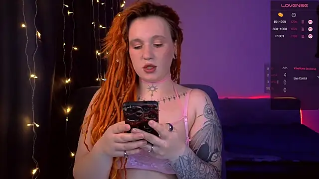 Snapshot of The_Full_Red_Moon chatting on 02/14/26, 03:07 The Full Red Moon online show from 02/14/26, 03:07