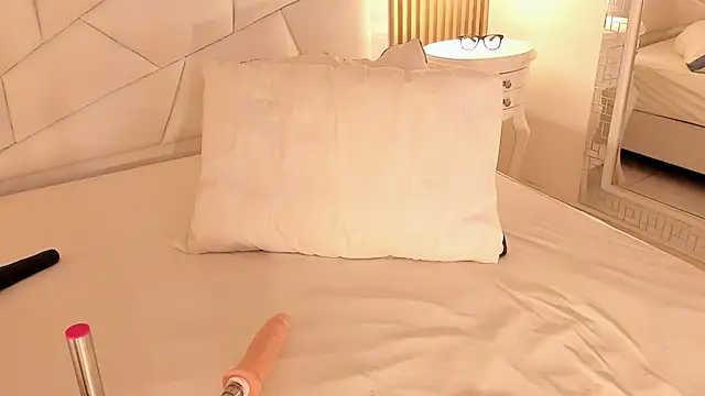 belacampbell online show from 12/16/25, 06:50