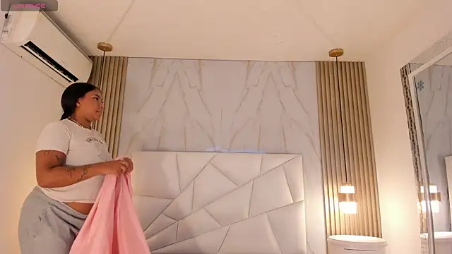 belacampbell online show from 11/22/25, 06:12