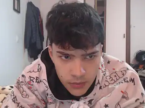 masterdaniel88 online show from 02/12/25, 03:49