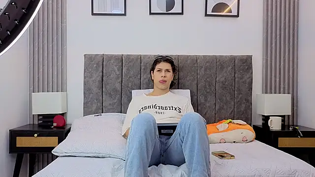 Luciana Ortiz1 online show from 01/06/26, 12:42