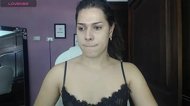 Snapshot of Luciana_Ortiz1 chatting on 03/10/25, 01:54 Luciana Ortiz1 online show from 03/10/25, 01:54