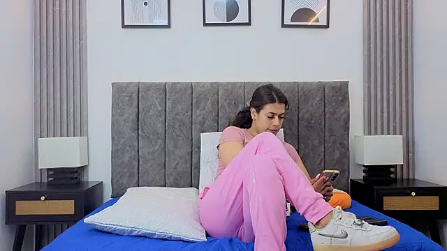 Luciana Ortiz1 online show from 01/08/26, 01:50