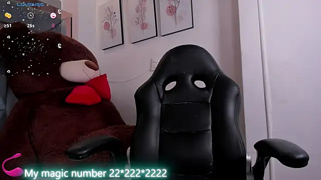 Snapshot of anyi_sweet_titss chatting on 07/08/26, 12:35 anyi sweet titss online show from 07/08/26, 12:35