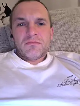 AttractiveSilk5 online show from 12/21/25, 10:43