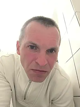 AttractiveSilk5 online show from 04/23/26, 09:38