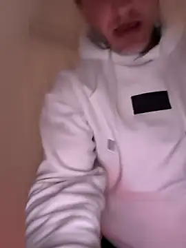 AttractiveSilk5 online show from 04/08/26, 09:49