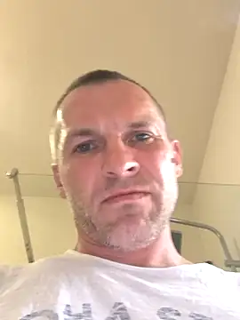 AttractiveSilk5 online show from 04/17/26, 04:10