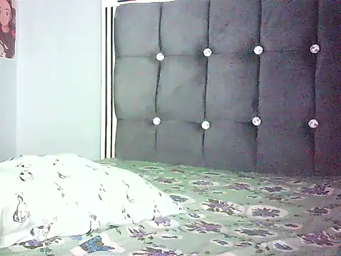 Cryaluna online show from 05/20/26, 06:32
