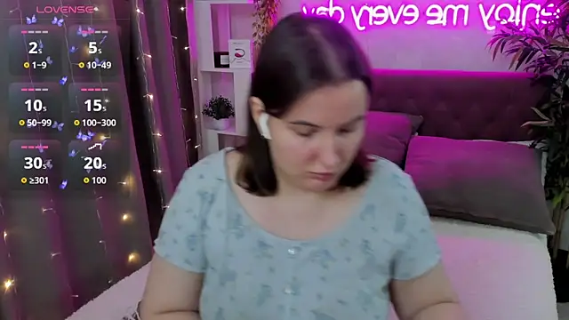 FeralPeach online show from 11/06/25, 04:16