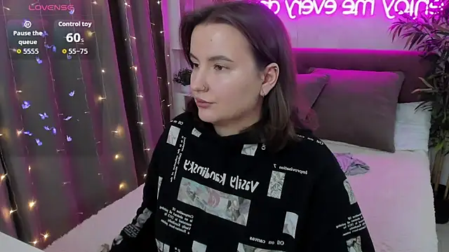 FeralPeach online show from 11/07/25, 04:39