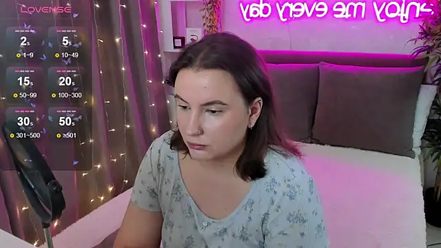 FeralPeach online show from 11/21/25, 05:06