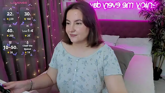 FeralPeach online show from 09/25/25, 03:56