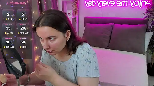 FeralPeach online show from 11/23/25, 06:12