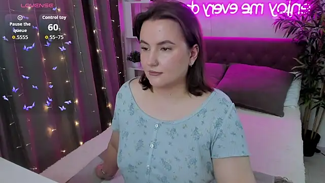 FeralPeach online show from 10/02/25, 03:43