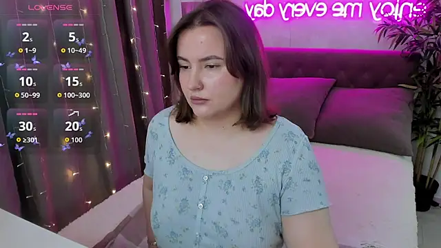 FeralPeach online show from 10/04/25, 03:52