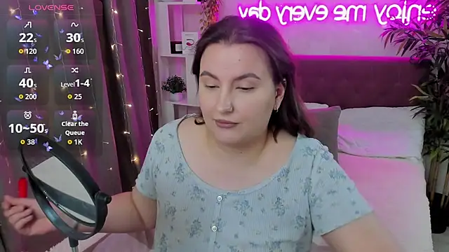 FeralPeach online show from 10/19/25, 04:26