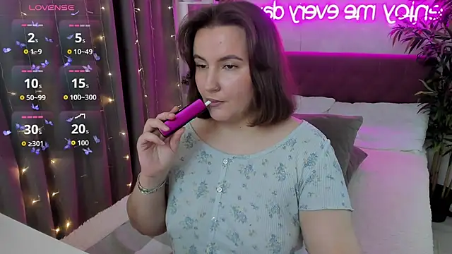 FeralPeach online show from 09/10/25, 06:45