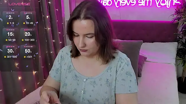 FeralPeach online show from 11/12/25, 05:11