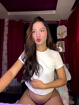 Snapshot of Ur_dreamgurl05 chatting on 12/19/25, 03:03 Ur dreamgurl05 online show from 12/19/25, 03:03