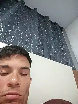 Snapshot of 719610 chatting on 11/02/25, 03:33 719610 online show from 11/02/25, 03:33