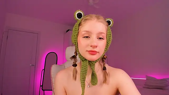 Snapshot of Eva_Davi chatting on 02/27/25, 05:07 Eva Davi online show from 02/27/25, 05:07