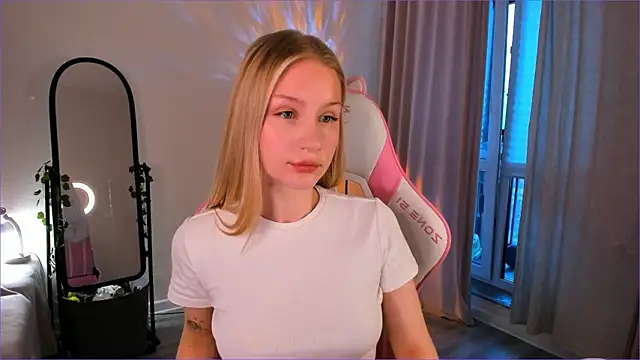 Eva Davi online show from 03/09/26, 03:15