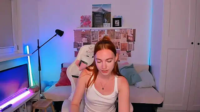 Mia Madden online show from 04/25/26, 02:36