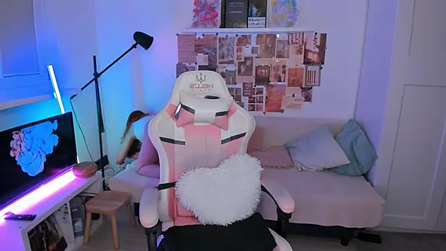 Mia Madden online show from 03/29/26, 03:08