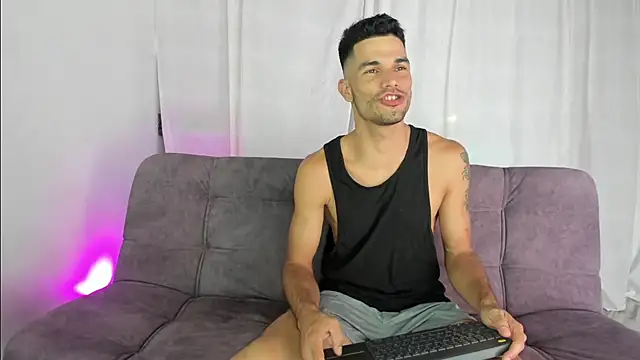 Snapshot of MorganFrei chatting on 12/20/25, 08:01 MorganFrei online show from 12/20/25, 08:01