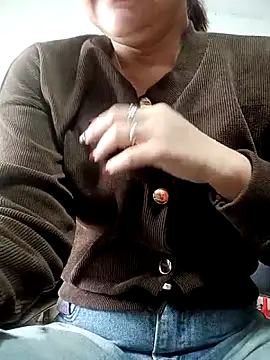 Snapshot of Rose_DiDi chatting on 12/22/25, 04:12 Rose DiDi online show from 12/22/25, 04:12